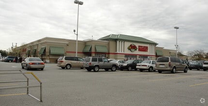 25501 Shore Center Dr, Euclid, OH for lease Building Photo- Image 2 of 2