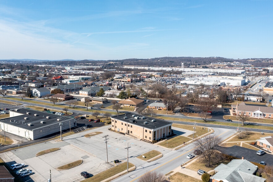 2870 Eastern Blvd, York, PA for sale - Building Photo - Image 3 of 4
