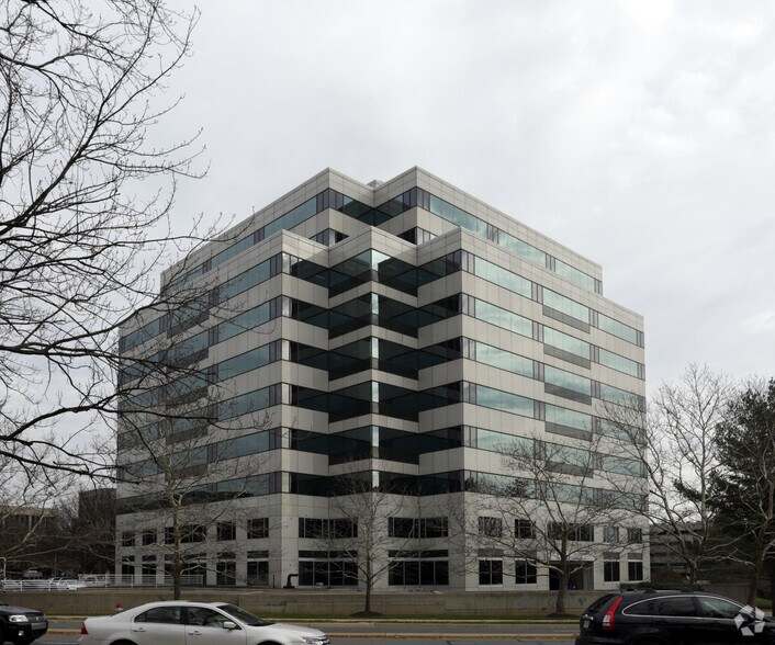 1921 Gallows Rd, Vienna, VA for sale - Building Photo - Image 1 of 1