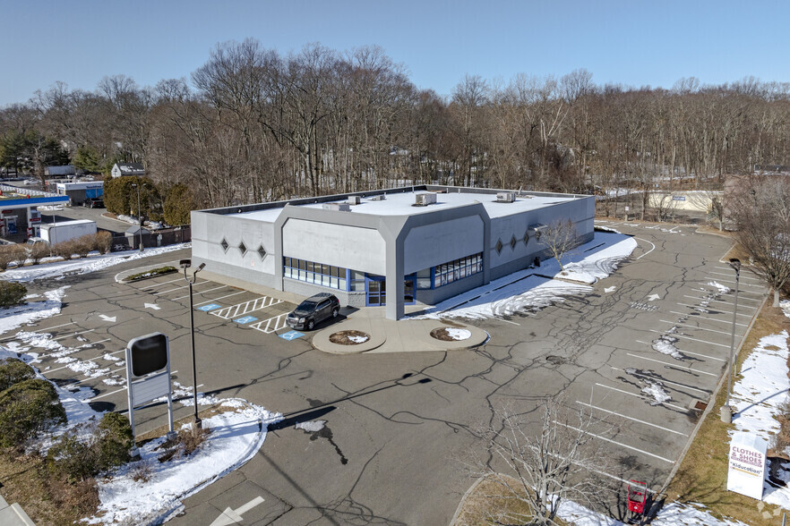 1360 Boston Post Rd, Milford, CT for lease - Building Photo - Image 2 of 12