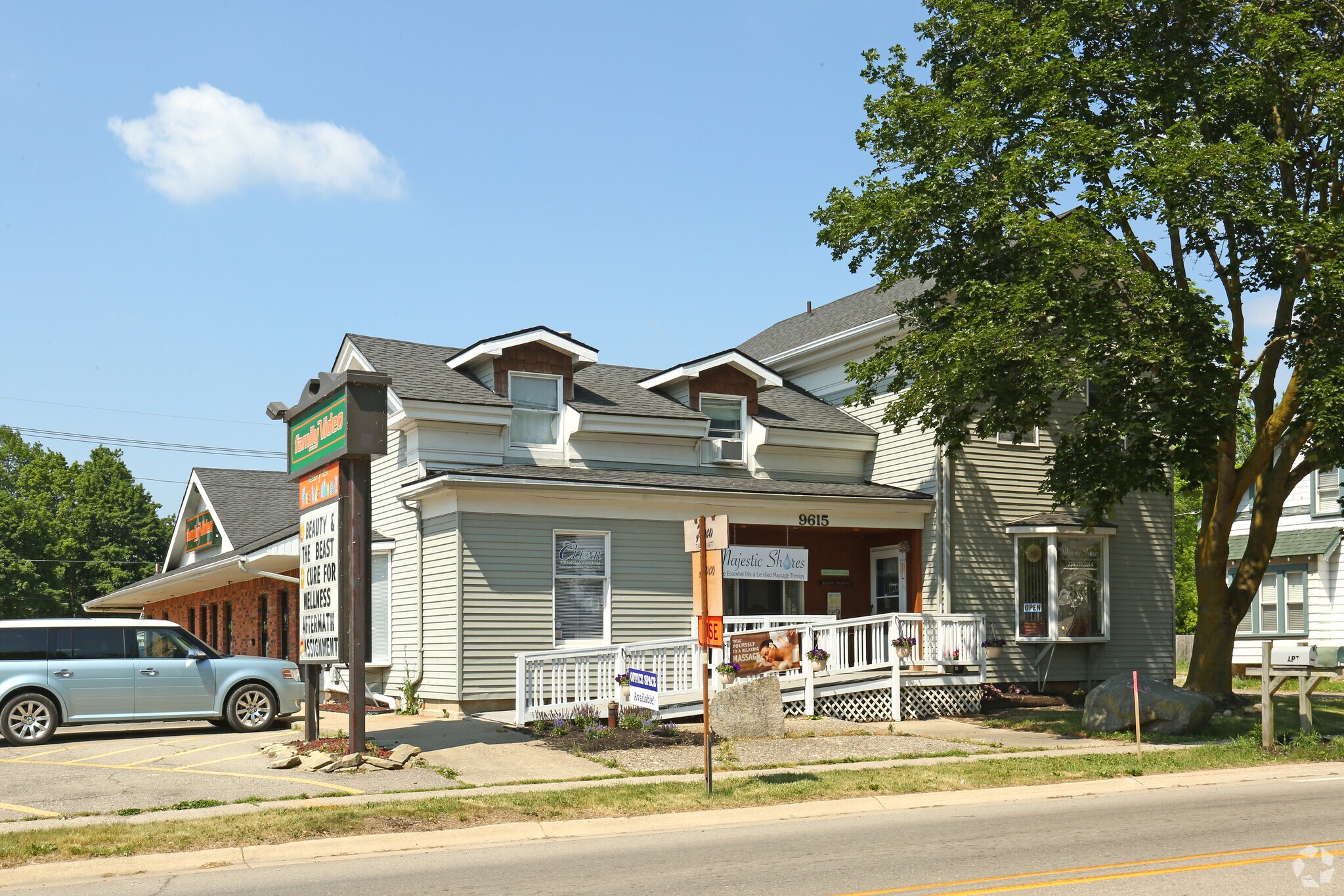 22 Barker Rd, Whitmore Lake, MI for sale Primary Photo- Image 1 of 1