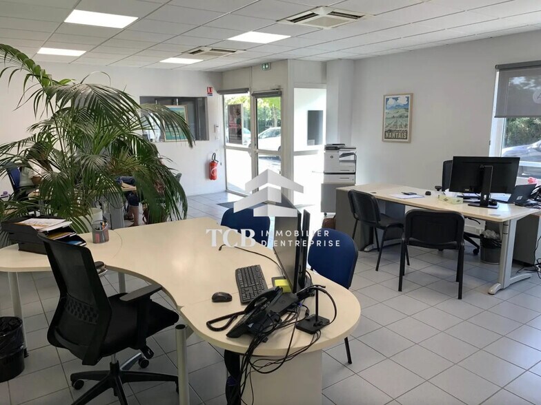 Office in Carquefou for sale - Interior Photo - Image 1 of 2