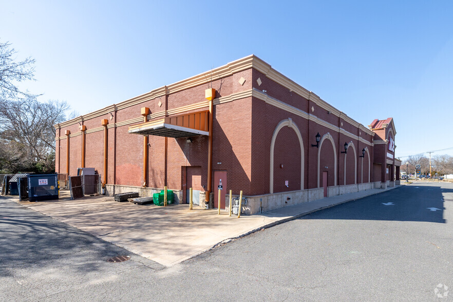 1102 Broadhollow Rd, East Farmingdale, NY for lease - Building Photo - Image 3 of 5