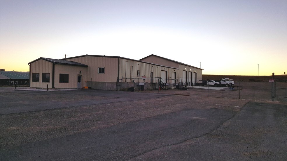 220 S Riverbend Dr, Douglas, WY for sale - Primary Photo - Image 1 of 1