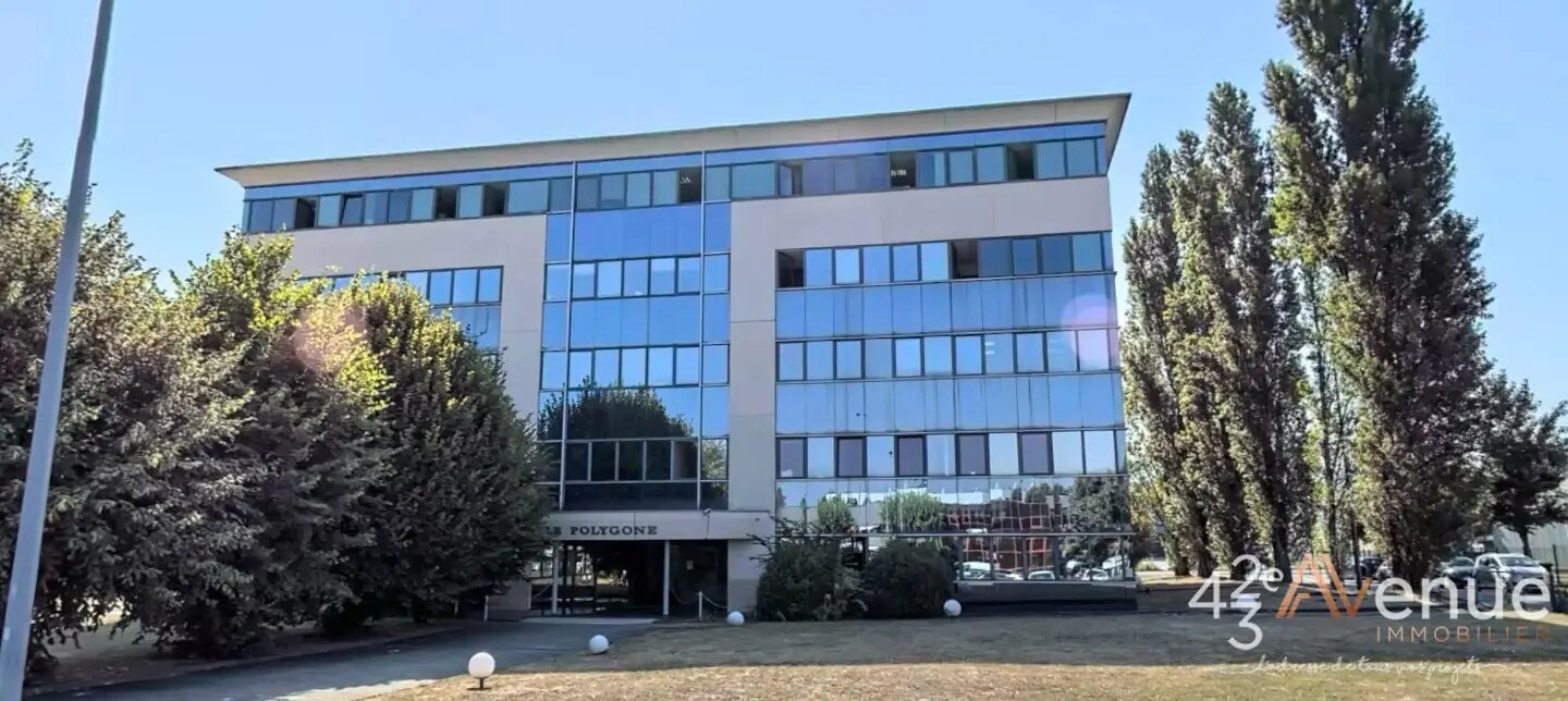 Office in Saint-Étienne for sale Building Photo- Image 1 of 7