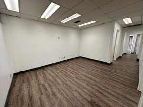 5975 W Sunrise Blvd, Sunrise, FL for lease Interior Photo- Image 2 of 6