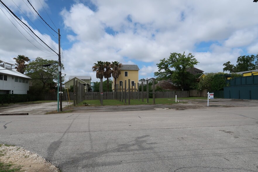 716 Clear Lake Rd, Clear Lake Shores, TX for sale - Other - Image 1 of 1