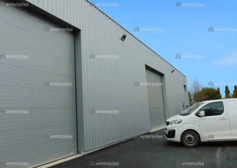 Flex in Neuilly-en-Thelle for lease - Building Photo - Image 2 of 6