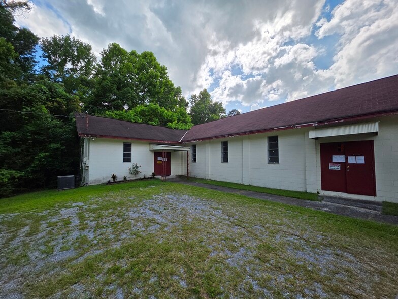 10675 Rucker Rd, Elmore, AL for sale - Building Photo - Image 2 of 8