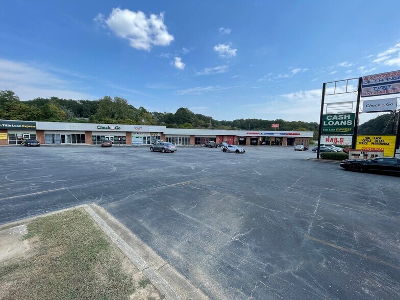 901-925 Forestdale Blvd, Birmingham, AL for lease - Building Photo - Image 2 of 2