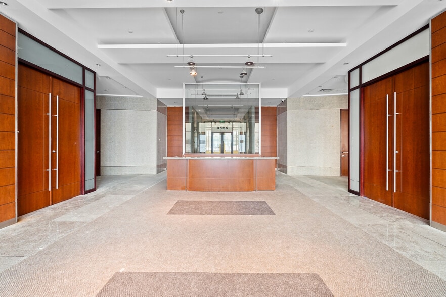 8585 Rte Transcanadienne, Montréal, QC for lease - Building Photo - Image 3 of 7