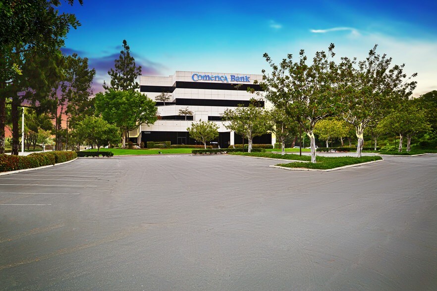 13200 Crossroads Parkway N, City Of Industry, CA for lease - 4I9A4078_V1-2 - Image 1 of 4
