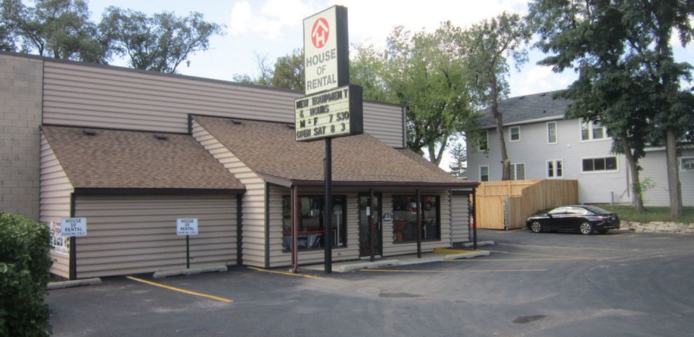 318 N Milwaukee Ave, Wheeling, IL for lease - Building Photo - Image 1 of 17