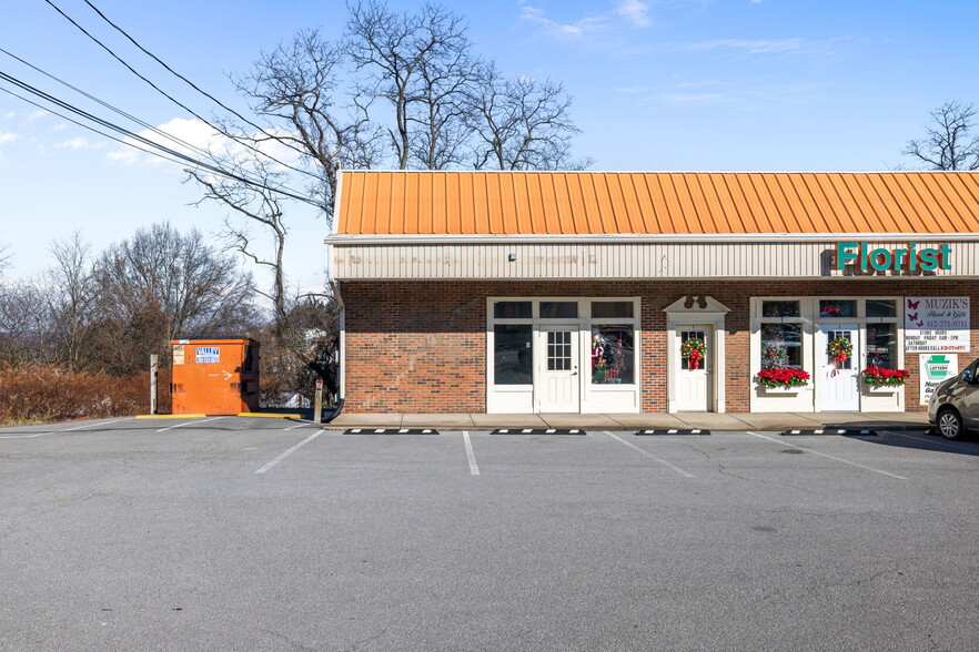 1770 Pine Hollow Rd, Mckees Rocks, PA for lease - Building Photo - Image 1 of 25