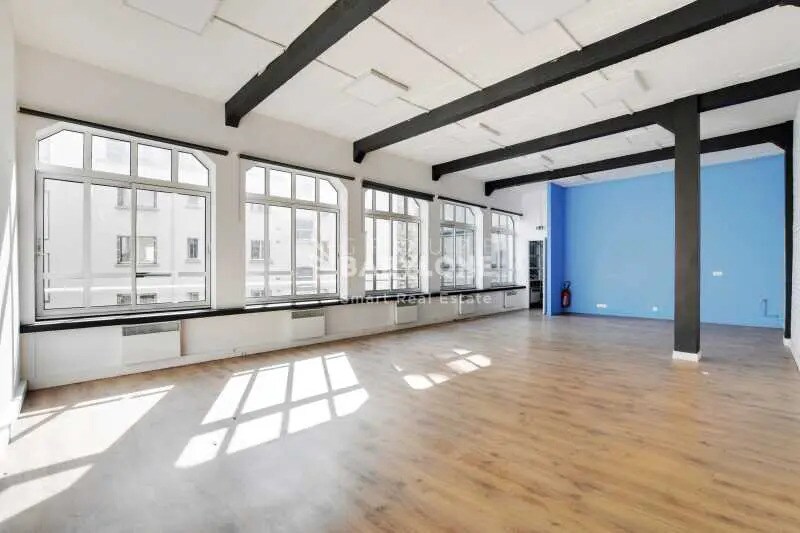 Office in Paris for lease - Building Photo - Image 2 of 15