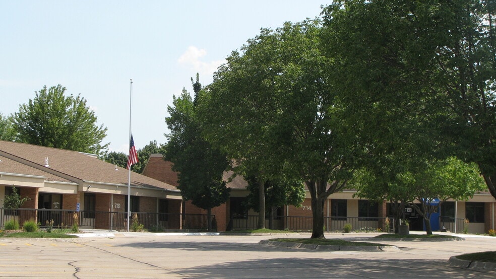 7131 A St, Lincoln, NE for lease - Building Photo - Image 2 of 4