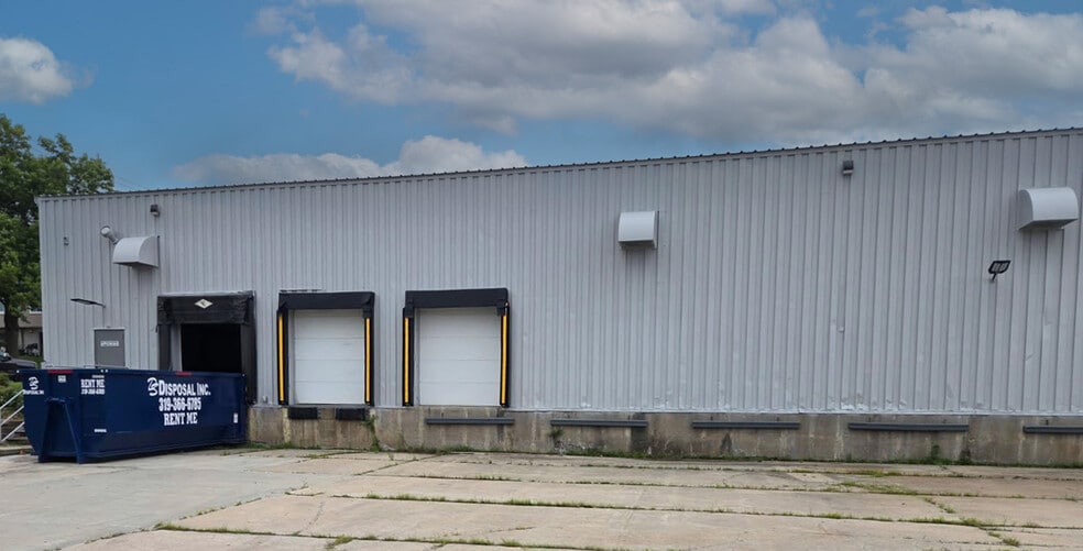2055 N Towne Ln NE, Cedar Rapids, IA for lease - Building Photo - Image 3 of 13