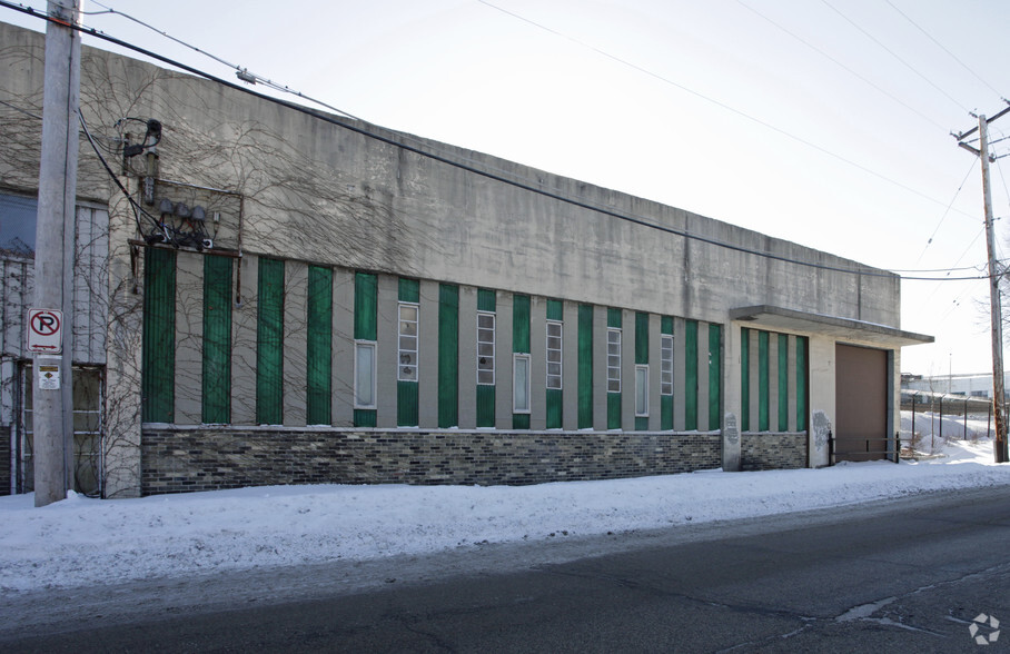 3851 N Hubbard St, Milwaukee, WI for lease - Building Photo - Image 3 of 4