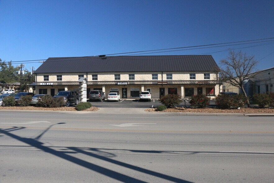 128 W Bandera Rd, Boerne, TX for sale - Building Photo - Image 1 of 1