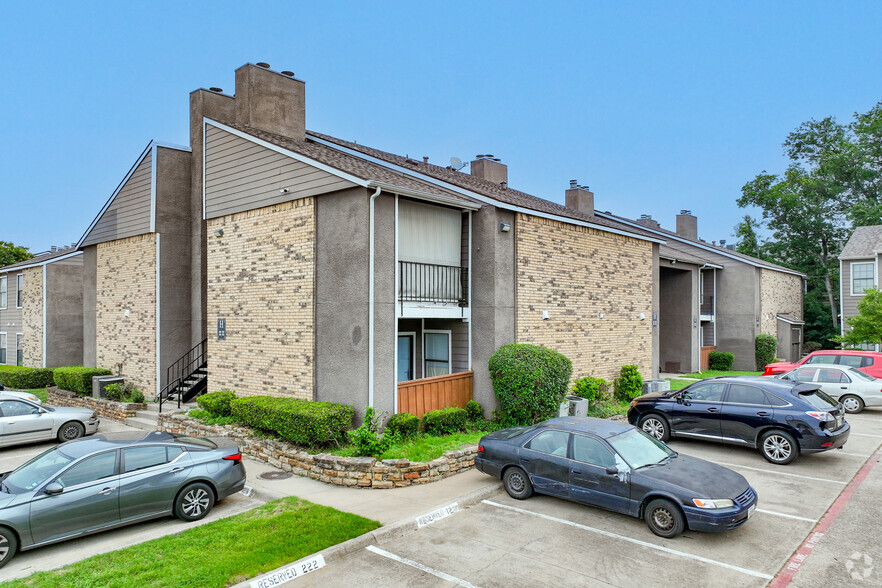 9170 Forest Ln, Dallas, TX for lease - Primary Photo - Image 1 of 4