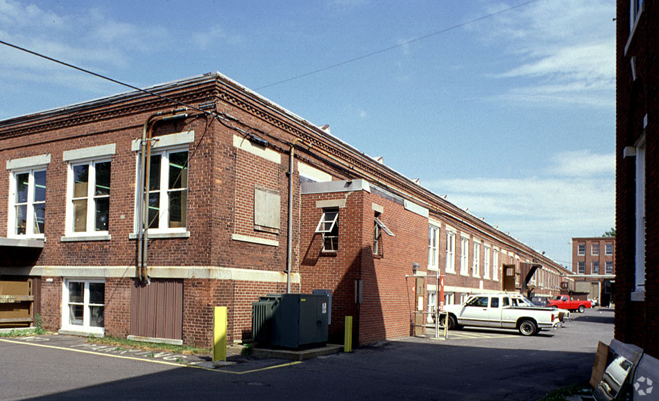 955 Connecticut Ave, Bridgeport, CT for lease - Building Photo - Image 1 of 8