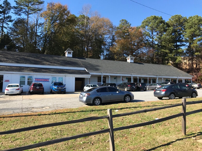 3904-3910 Augusta Rd, Greenville, SC for lease - Building Photo - Image 2 of 14