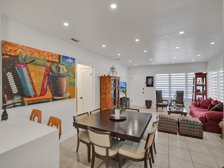 281 NE 112th St, Miami, FL for sale - Interior Photo - Image 3 of 15