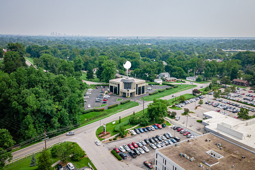 1700 Old Bluegrass Ave, Louisville, KY for lease - Building Photo - Image 1 of 9