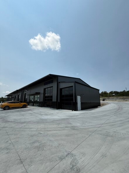 451 Farrell Rd, Dripping Springs, TX for sale - Building Photo - Image 3 of 17
