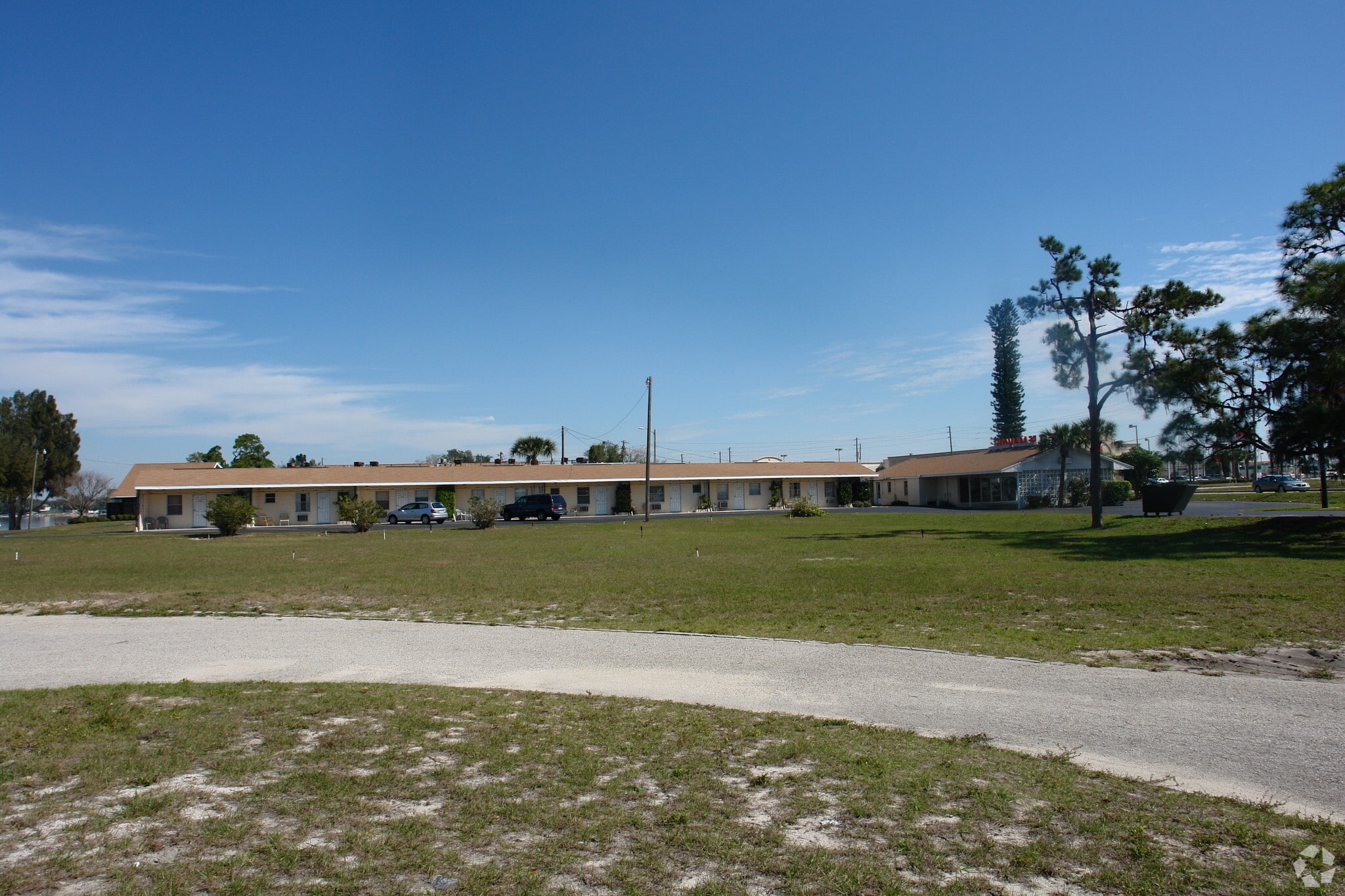 1001 Lakeview Dr, Sebring, FL for sale Primary Photo- Image 1 of 20