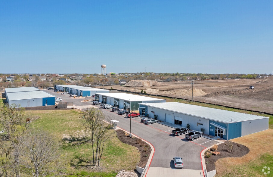 2535 FM 685, Hutto, TX for lease - Building Photo - Image 1 of 8