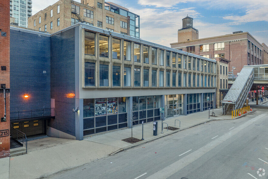 225 W Superior St, Chicago, IL for sale - Building Photo - Image 1 of 21