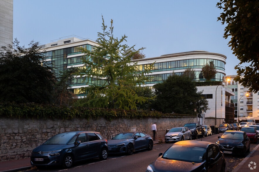 2-4 Rue Paul Vaillant-Couturier, Levallois-Perret for lease - Building Photo - Image 2 of 6