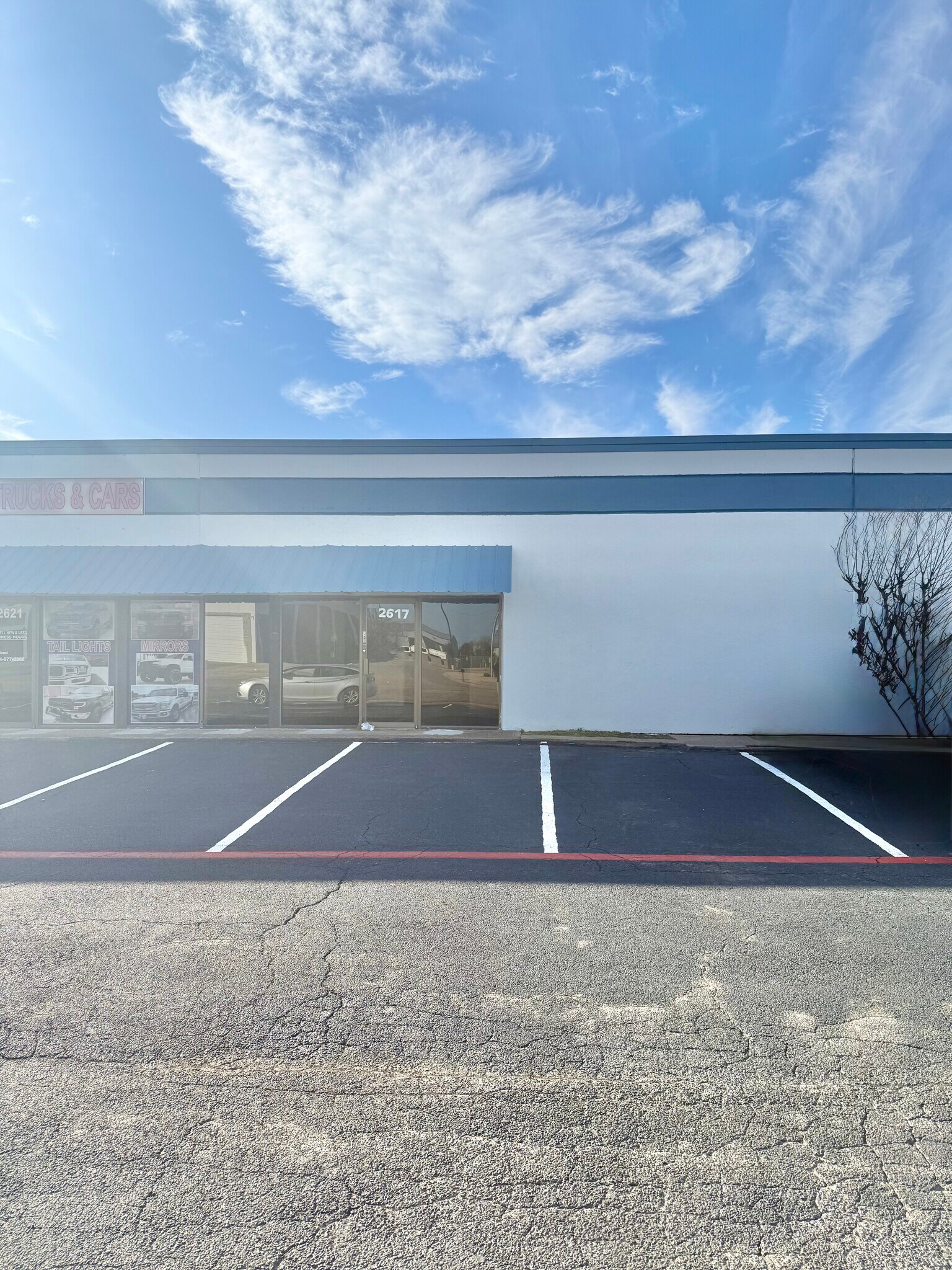 2601-2621 Aero Dr, Grand Prairie, TX for lease Building Photo- Image 1 of 3