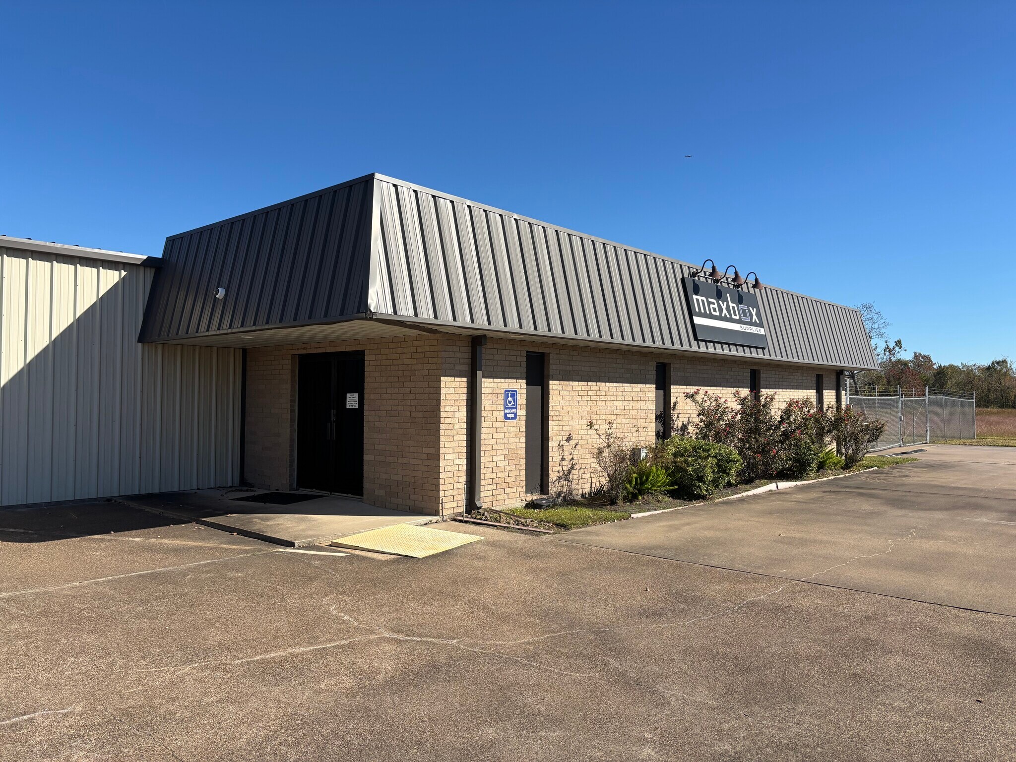 4181 Magnolia St, Pearland, TX for lease Building Photo- Image 1 of 56