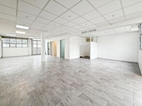 111 Route De La Valentine, Marseille for lease Interior Photo- Image 1 of 12