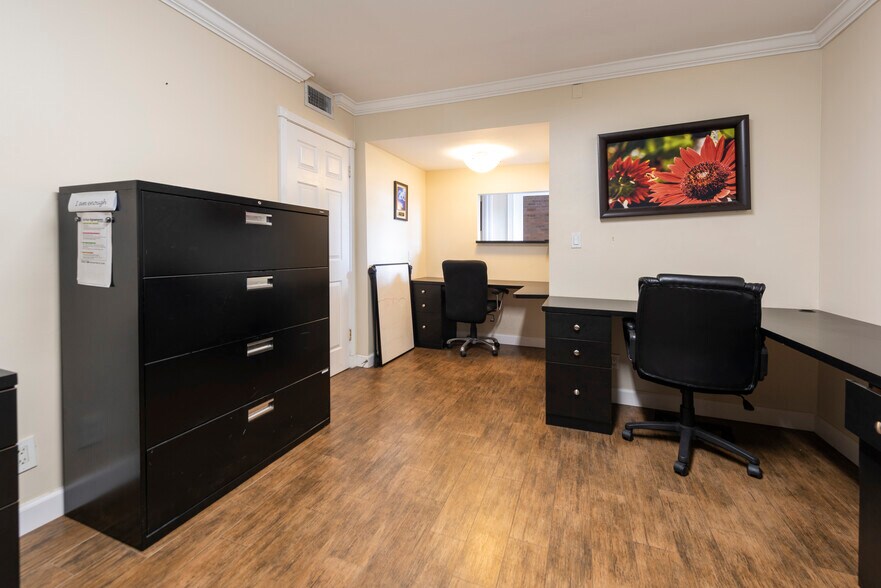 45 E Sheridan St, Dania Beach, FL for lease - Interior Photo - Image 2 of 22