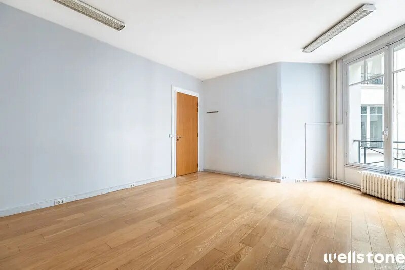 25-29 Place De La Madeleine, Paris for sale - Interior Photo - Image 2 of 10