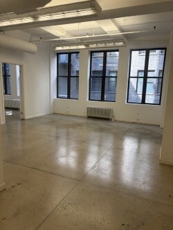 237 W 37th St, New York, NY for lease Interior Photo- Image 1 of 3