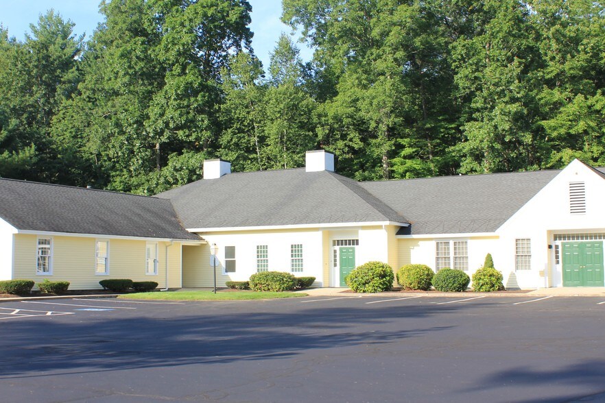 109 Ponemah Rd, Amherst, NH for sale - Building Photo - Image 1 of 1