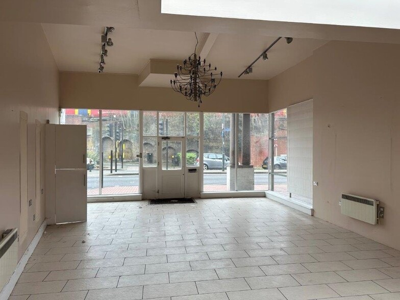 4 Coombe Ln, London for lease - Interior Photo - Image 3 of 4