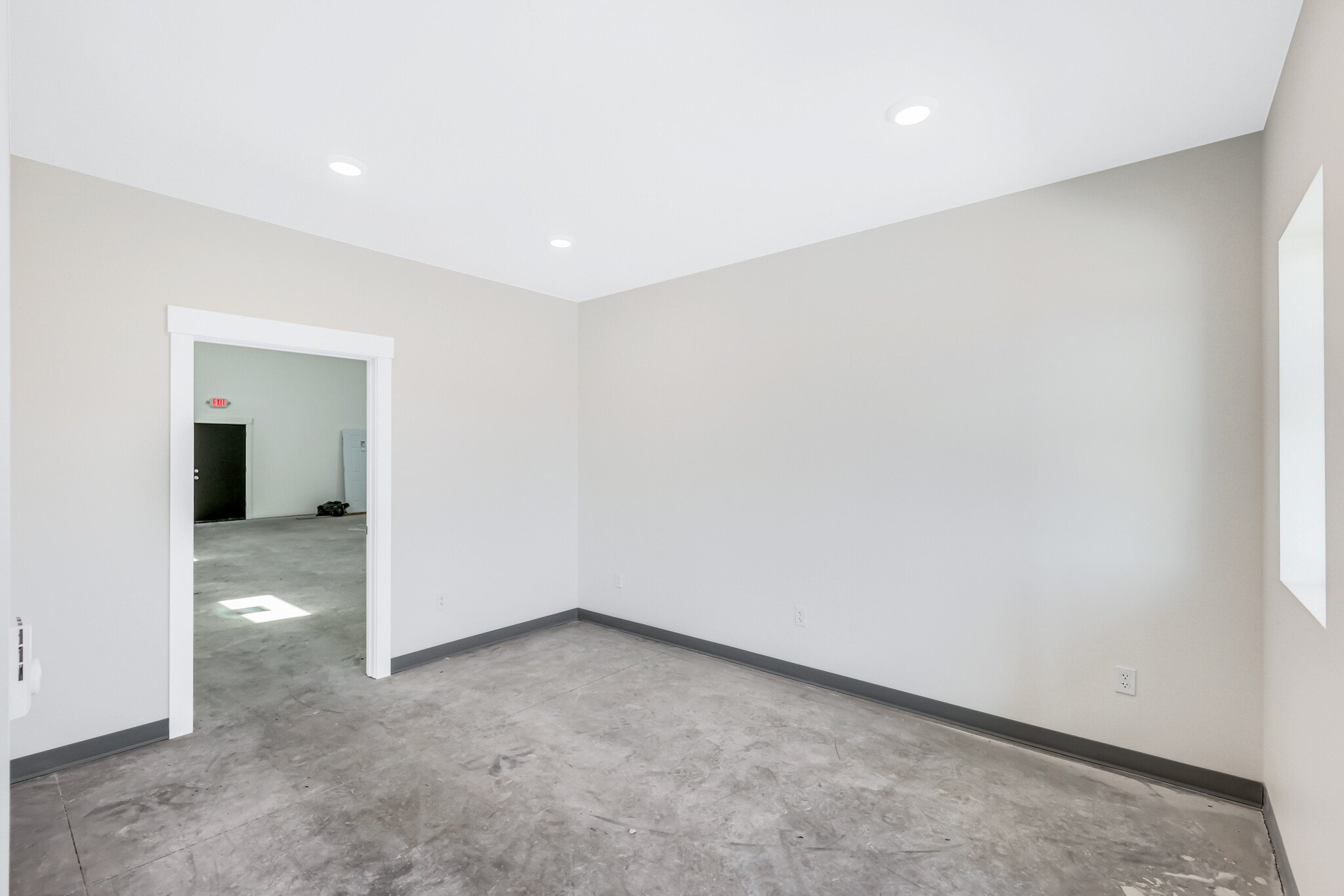 10903 E Trent Ave, Spokane Valley, WA for lease Interior Photo- Image 1 of 6