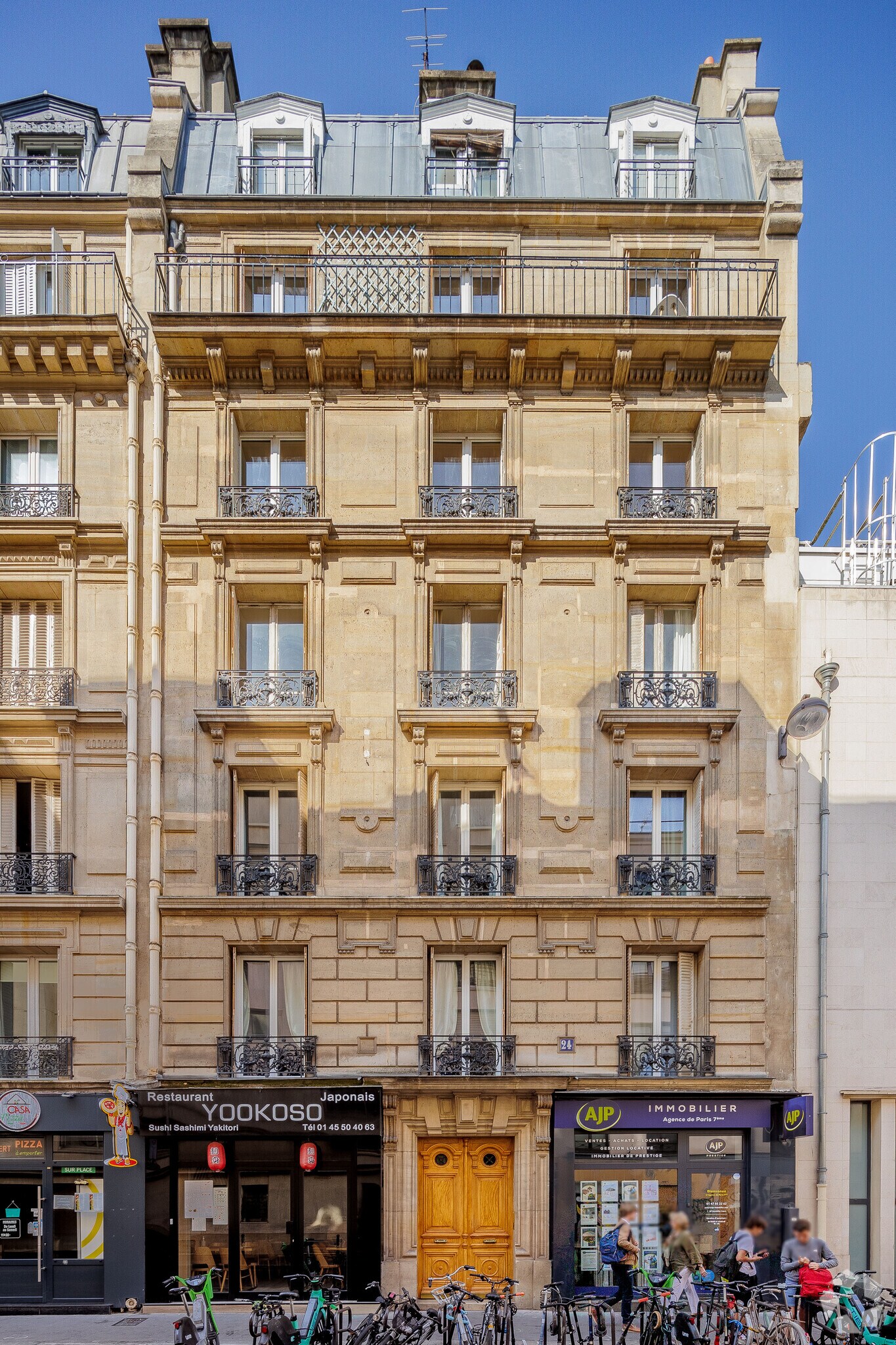  in Paris for sale Primary Photo- Image 1 of 1