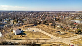 ASPEN TRAILS - Land