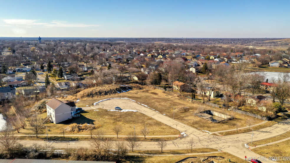 1 Emma Ct, Bolingbrook, IL for sale - Primary Photo - Image 1 of 6