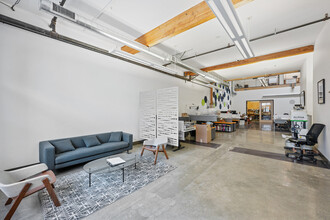 42 Dore St, San Francisco, CA for lease Lobby- Image 1 of 17