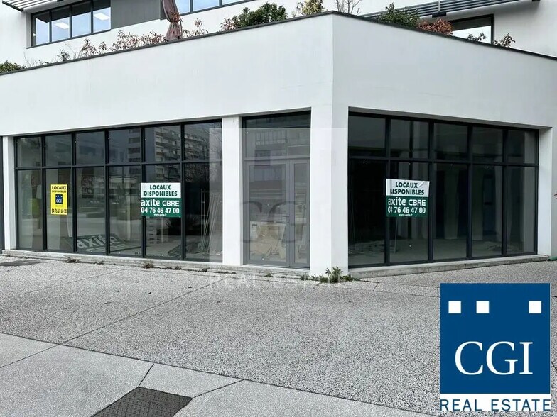 Retail in Seyssinet-Pariset for lease - Building Photo - Image 2 of 6