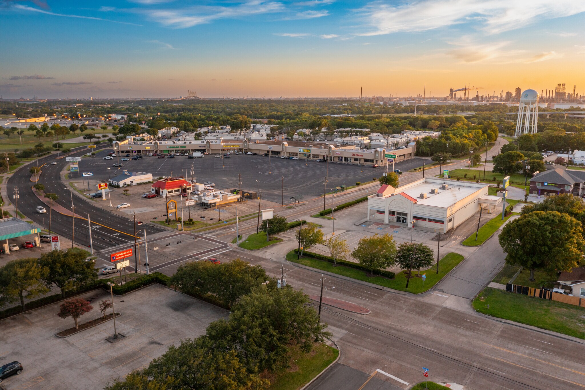 2001 Garth Rd, Baytown, TX for lease Building Photo- Image 1 of 19