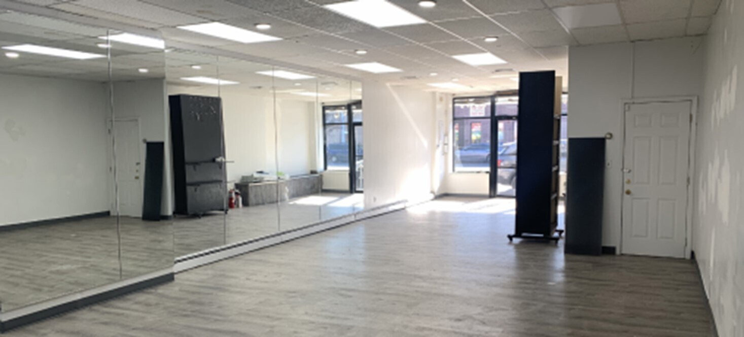 24809 Jericho Tpke, Bellerose, NY 11426