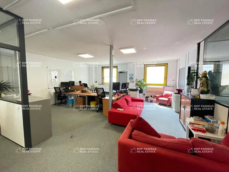Office in Nantes for lease - Interior Photo - Image 3 of 7